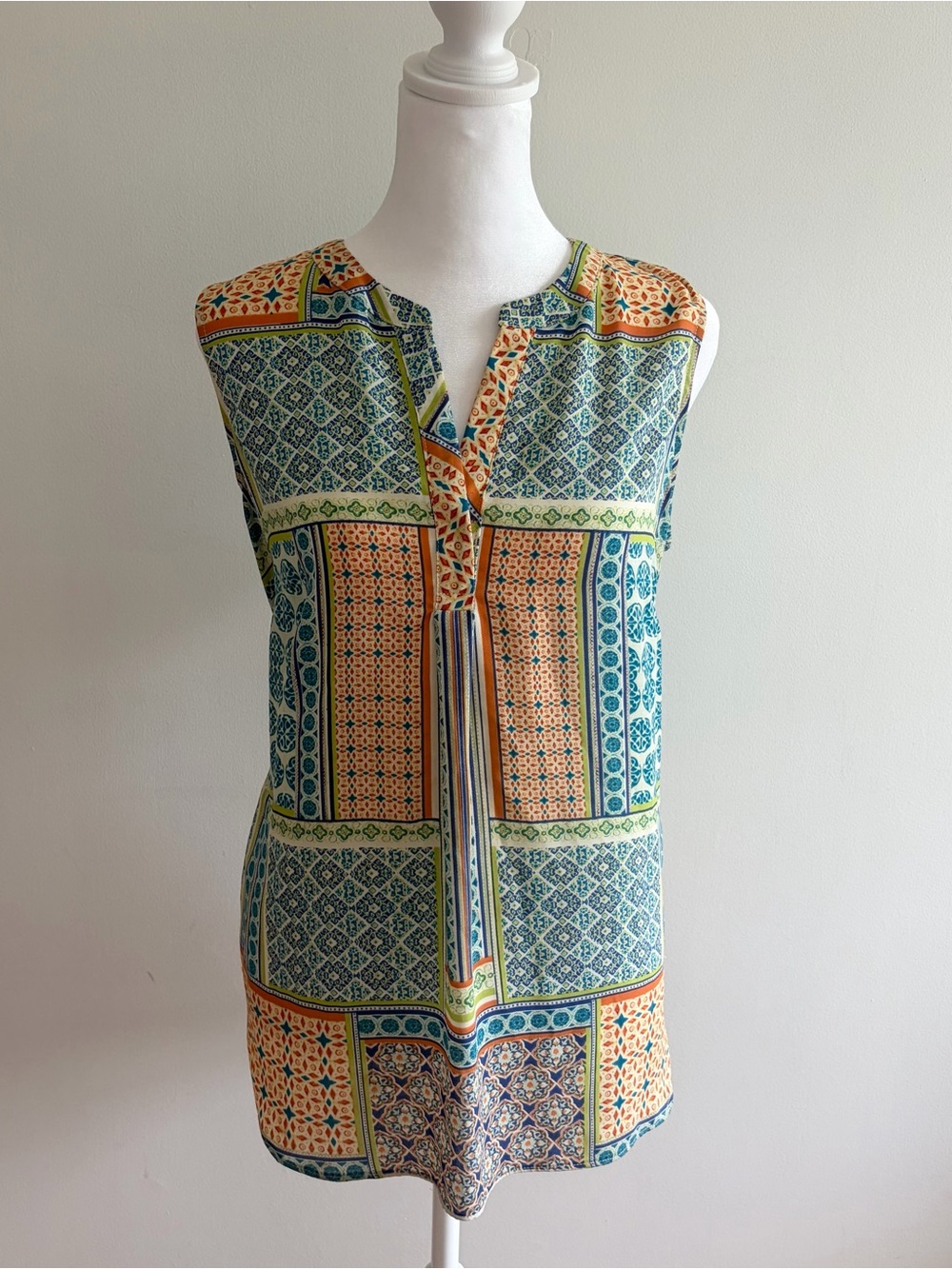 Rose & Olive Patchwork Print Sleeveless V-Neck Blouse